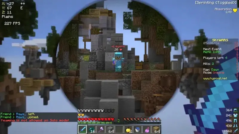 Minecraft OptiFine 1.8.9 Zoom feature in PvP gameplay showing a SkyWars player with high FPS and enhanced visibility