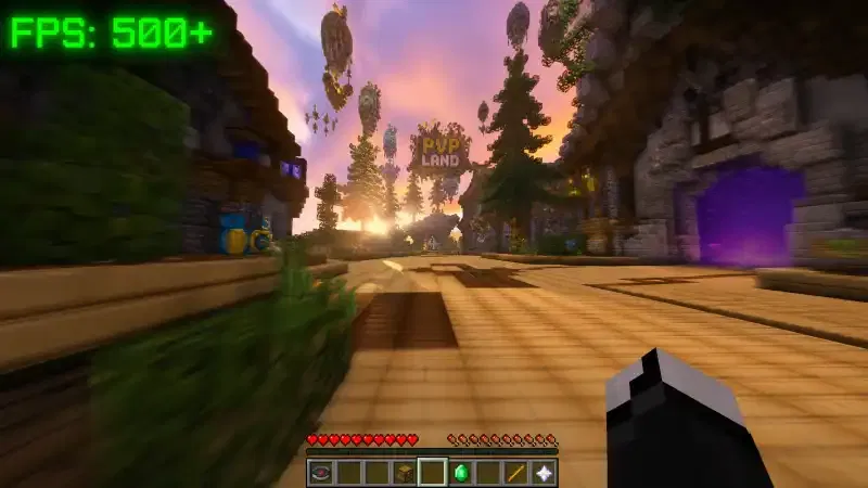Minecraft OptiFine 1.8.9 gameplay showing 500+ FPS, smooth graphics, and improved performance in a PvP lobby